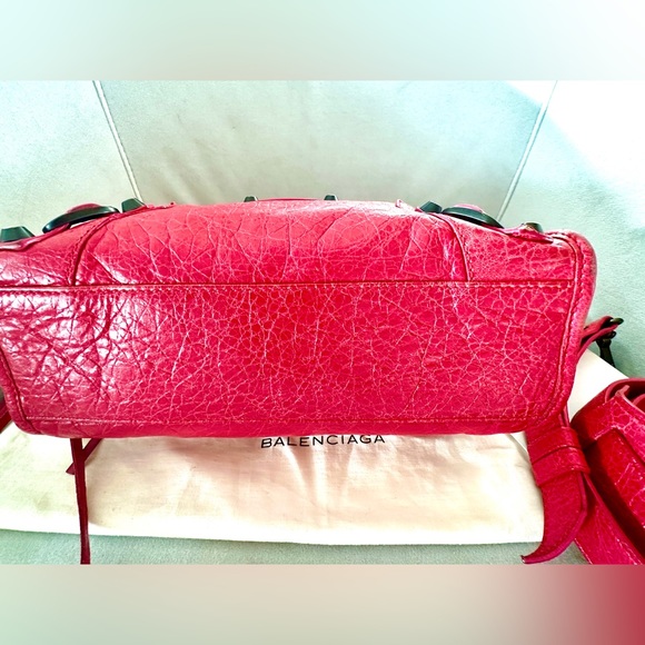 Authentic BALENCIAGA Agneau Classic Hardware Mini City in Red Lambskin Leather - Picture 6 of 17